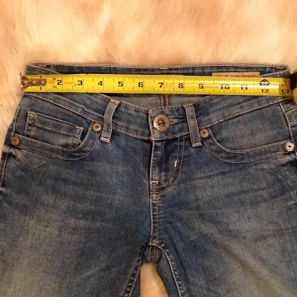 Guess Jeans - Picture 9 of 10